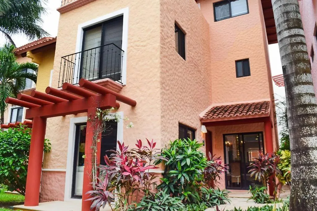 Villa Familiar En Exclusivo Condominio Playacar Playa del Carmen