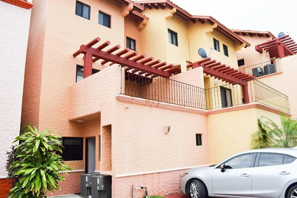 Villa Familiar En Exclusivo Condominio Playacar Playa del Carmen